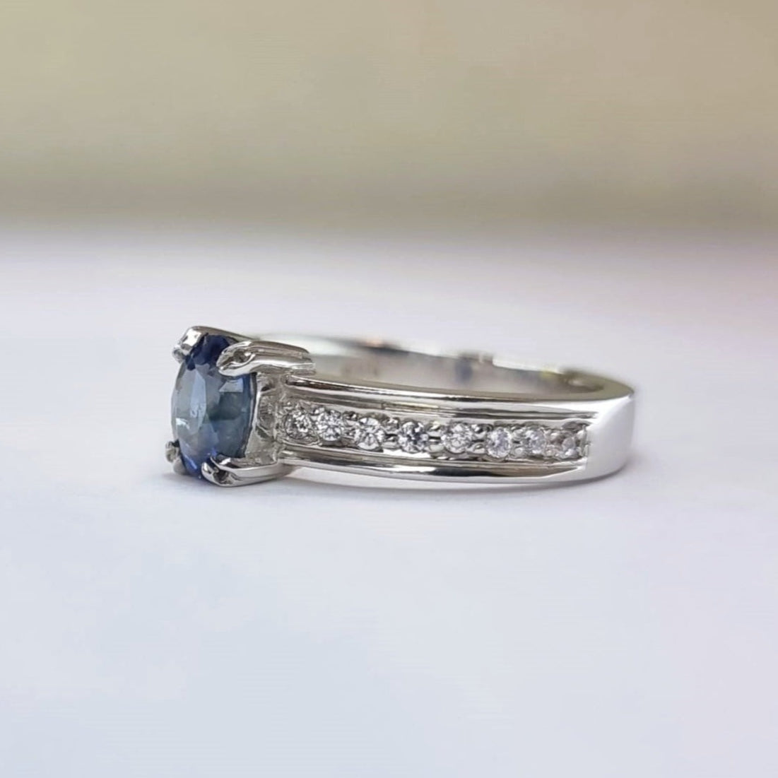 1ct Oval Natural Blue Sapphire Engagement Ring - Hanna Boya