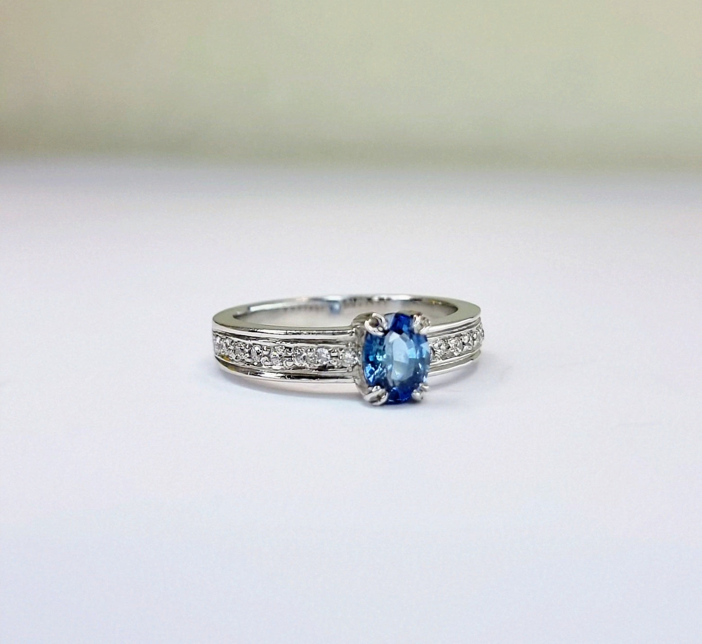 1ct Oval Natural Blue Sapphire Engagement Ring - Hanna Boya