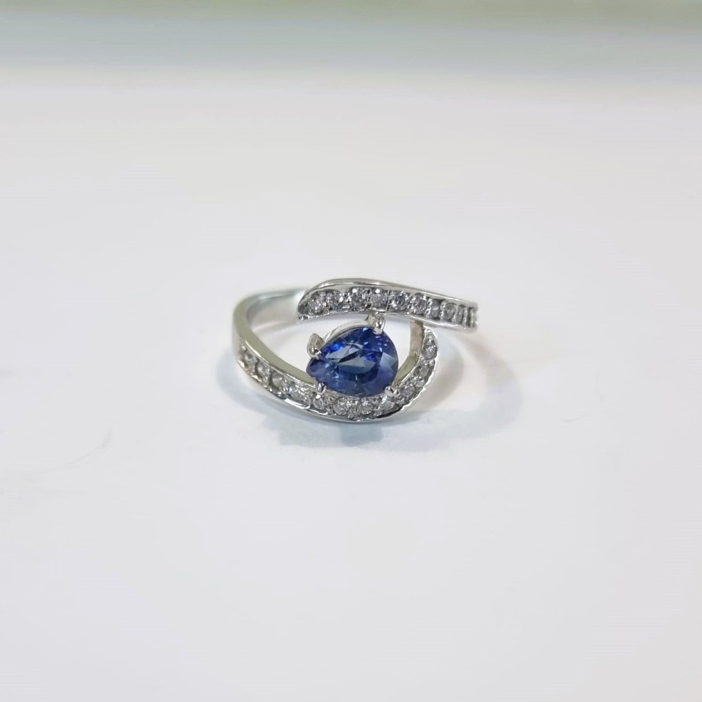 1ct Pear Cut Natural Blue Sapphire Engagement Ring - Hanna Boya