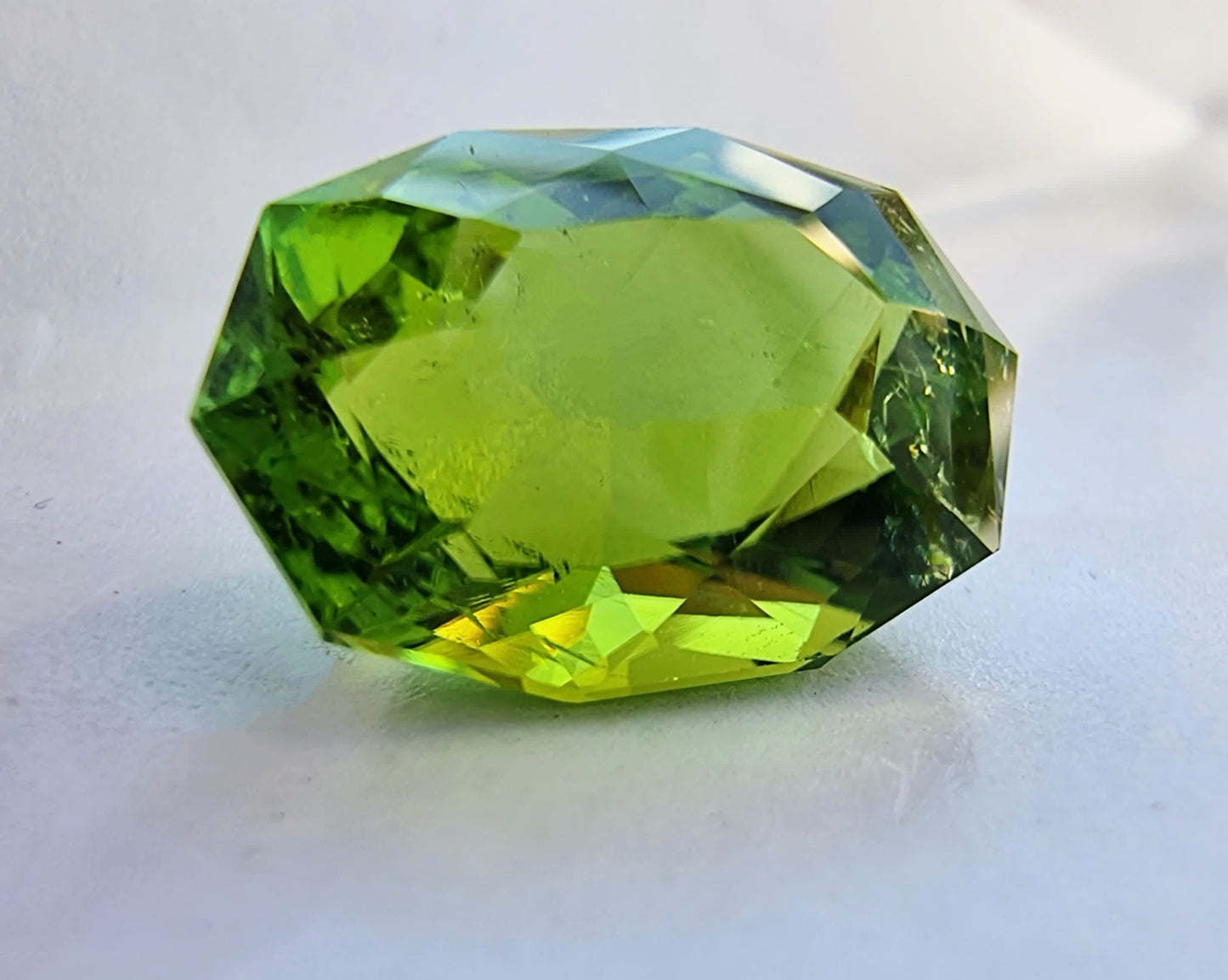 13.7ct Oval Mint Green Tourmaline Gemstone - Hanna Boya