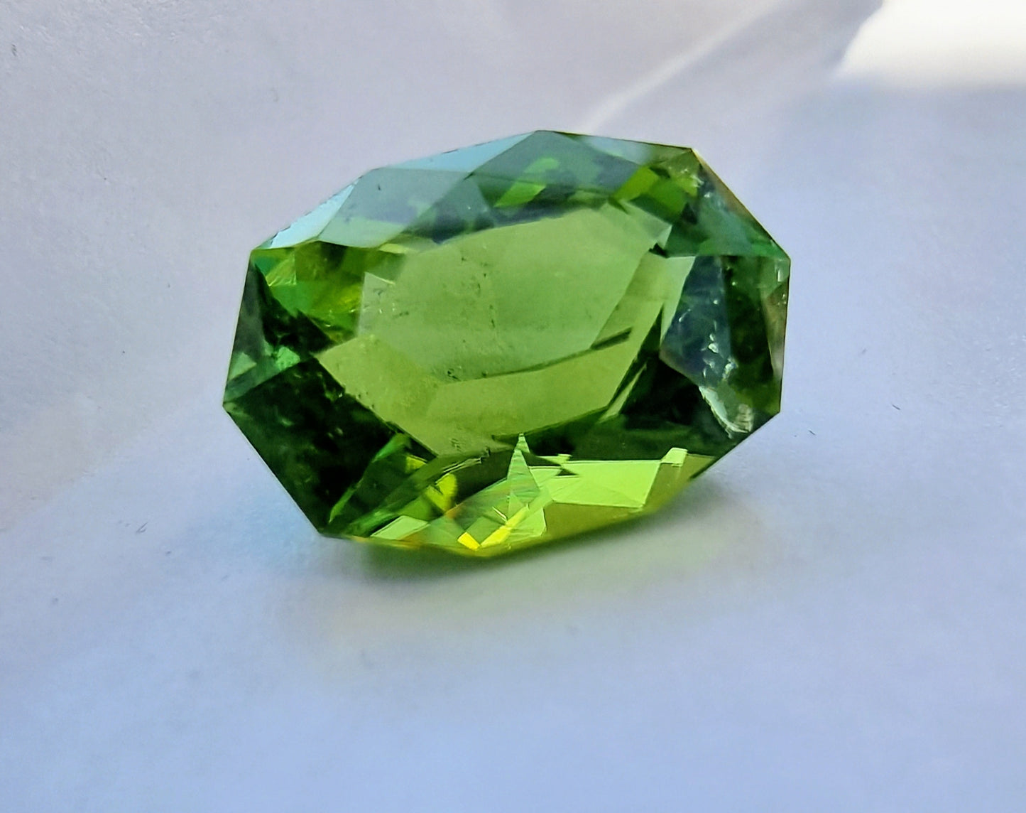 13.7ct Oval Mint Green Tourmaline Gemstone - Hanna Boya