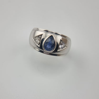 Bague 3 pierres saphir bleu naturel poire 1,5 ct