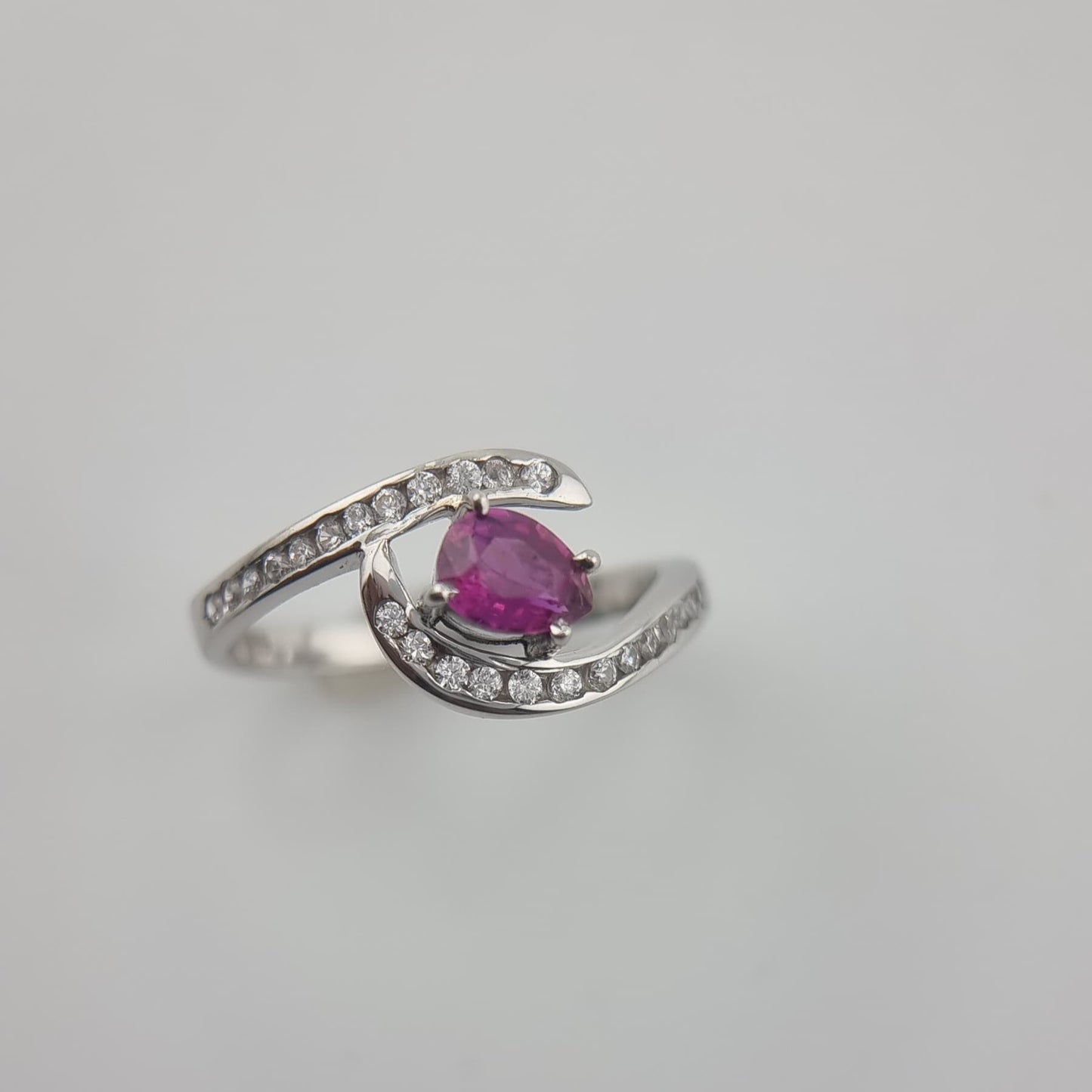 1.5ct Pear Cut Natural Pink Sapphire Ring