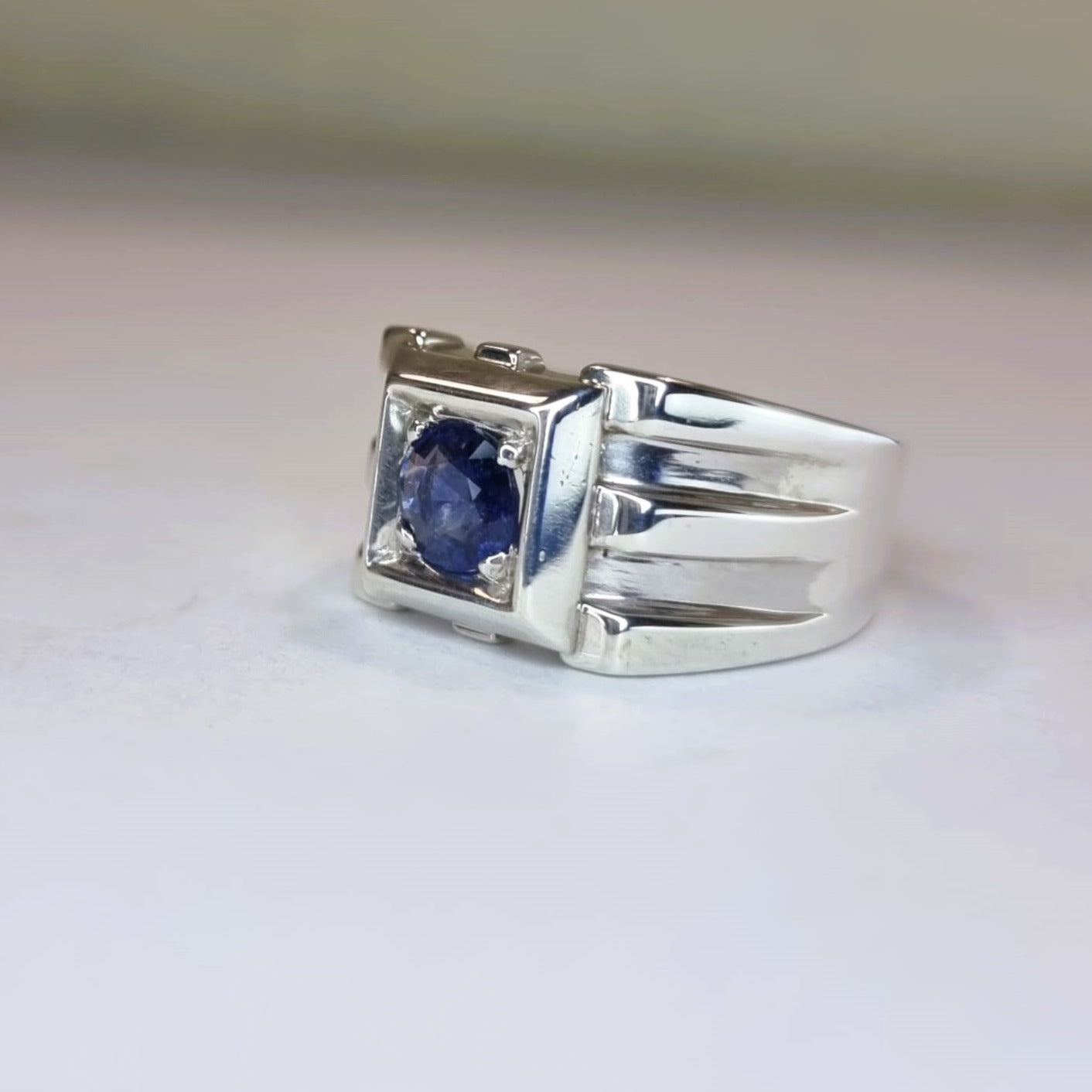 1.5ct Round Cut Blue Sapphire Signet Ring