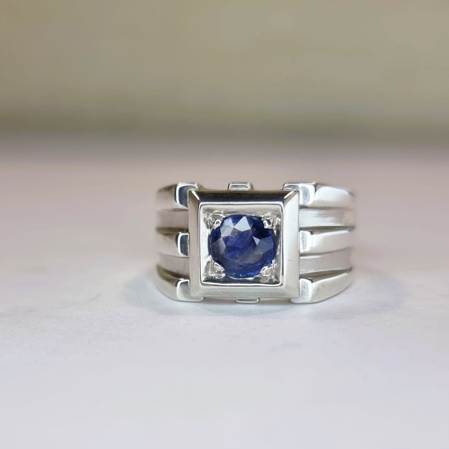 1.5ct Round Cut Blue Sapphire Signet Ring