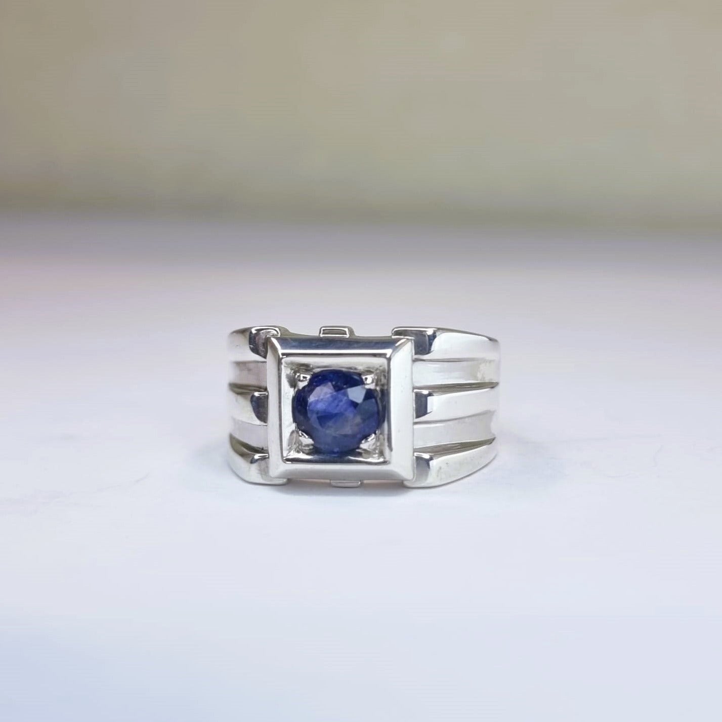 1.5ct Round Cut Blue Sapphire Signet Ring