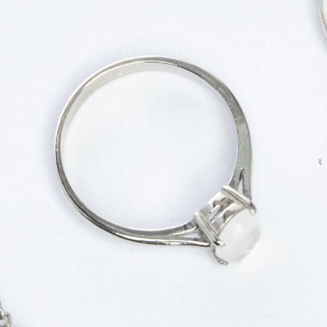 1ct Round Moonstone Ring