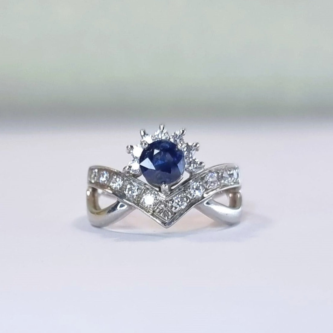 1ct Round Natural Blue Sapphire Statement Ring