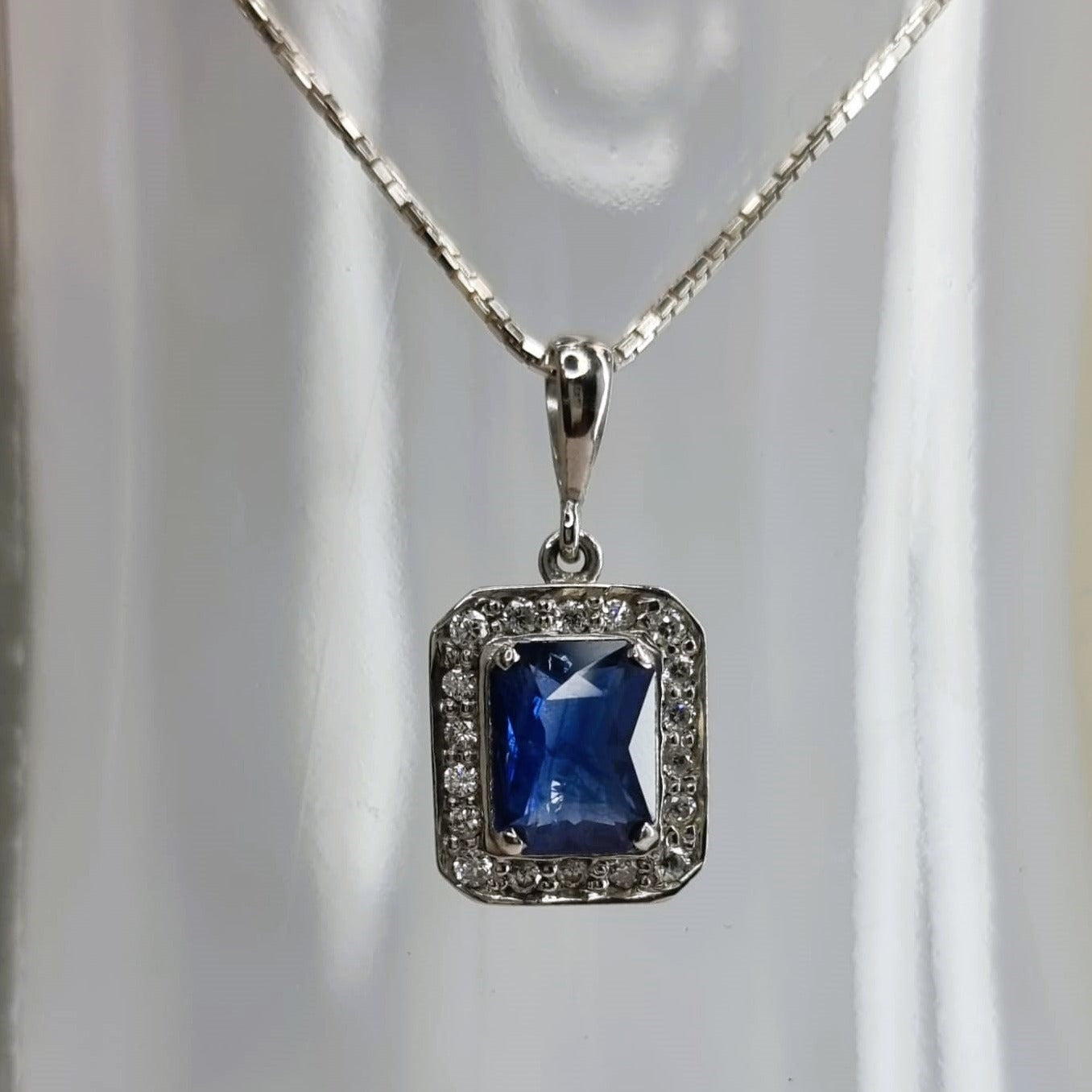 2.5ct Cushion Natural Blue Sapphire Pendant