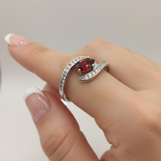 Bypass 1.5ct Oval Cut Natural Garnet Halo Ring