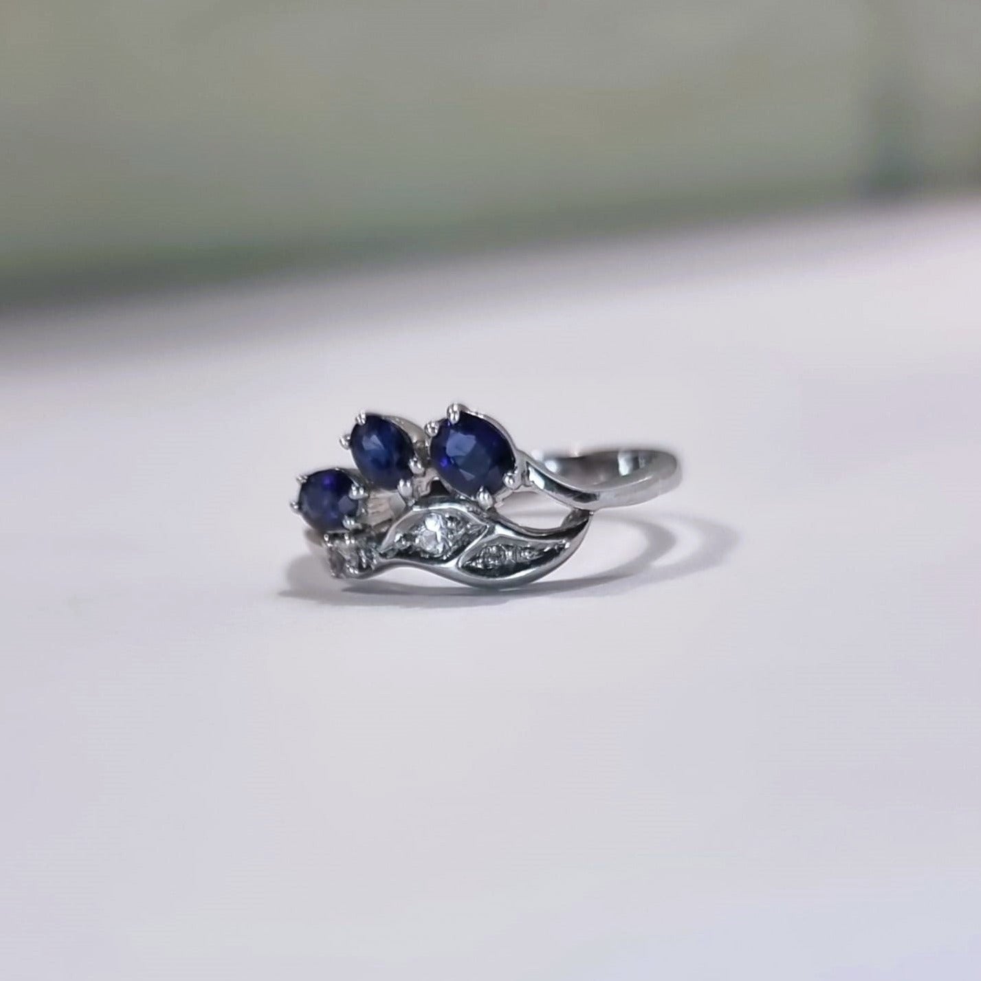 .90ctw Oval Blue Sapphire 3stone Leaf Ring - Hanna Boya