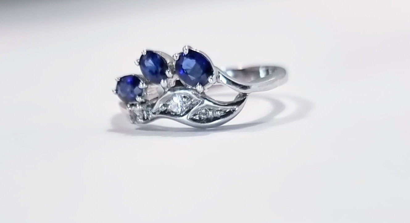 .90ctw Oval Blue Sapphire 3stone Leaf Ring - Hanna Boya