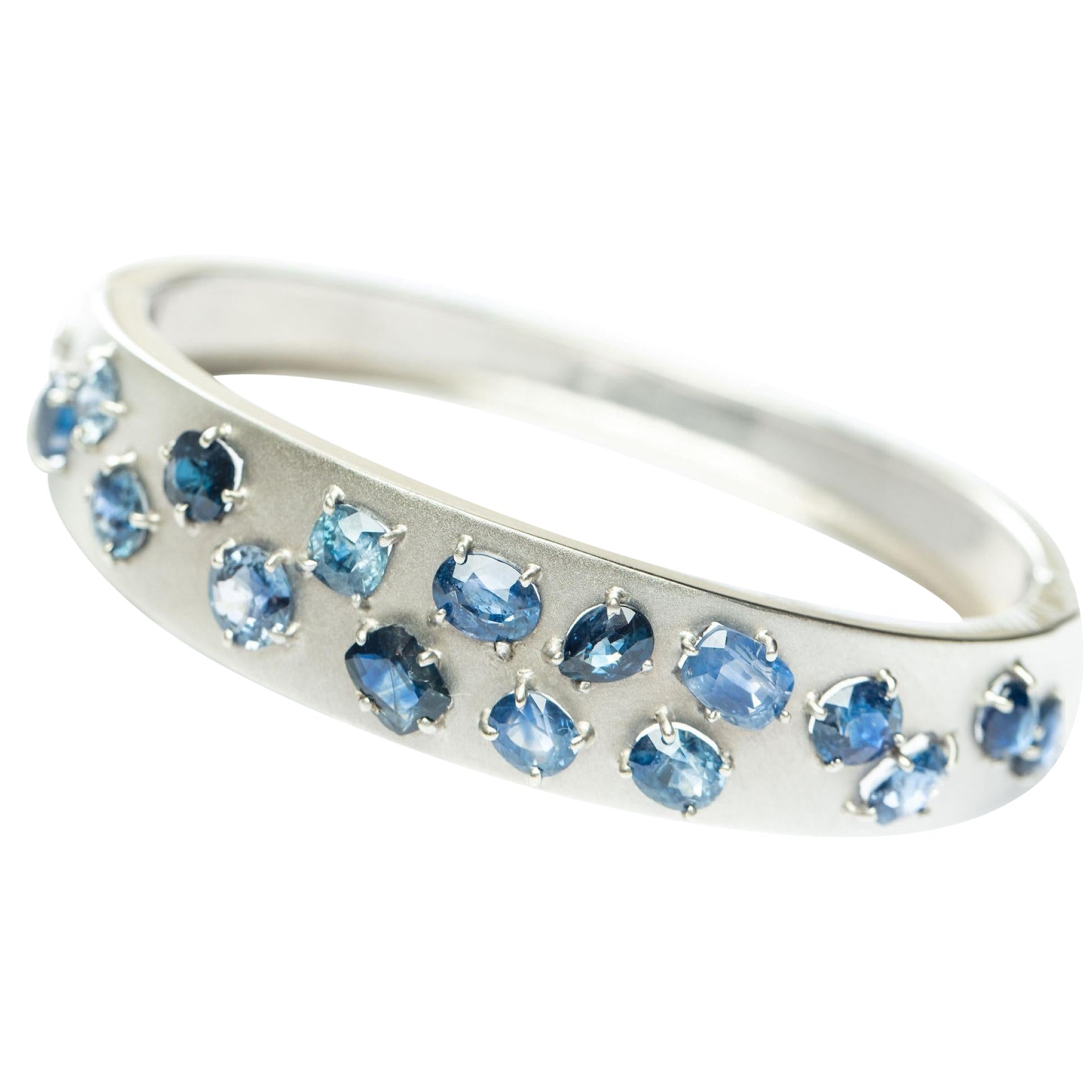 16ctw Natural Origin Blue Sapphire Platinum Silver Bangle Bracelet, closeup