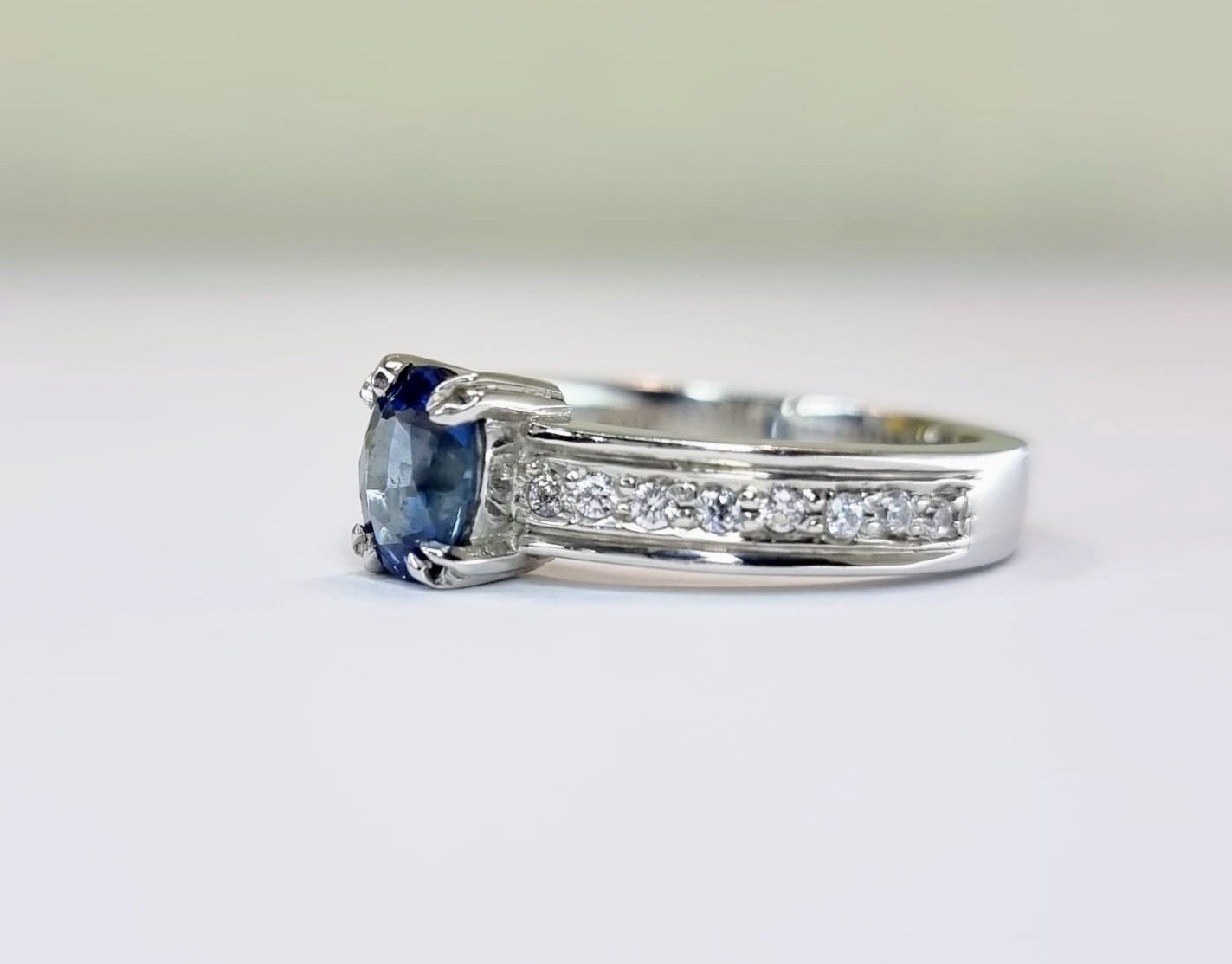 1ct Oval Natural Blue Sapphire Engagement Ring - Hanna Boya