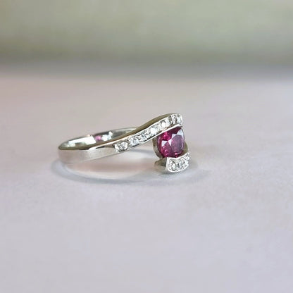 1ct Oval Natural Pink Sapphire ring - Hanna Boya