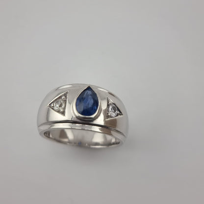 1.5ct Pear Natural Blue Sapphire 3 Stone Ring - Hanna Boya
