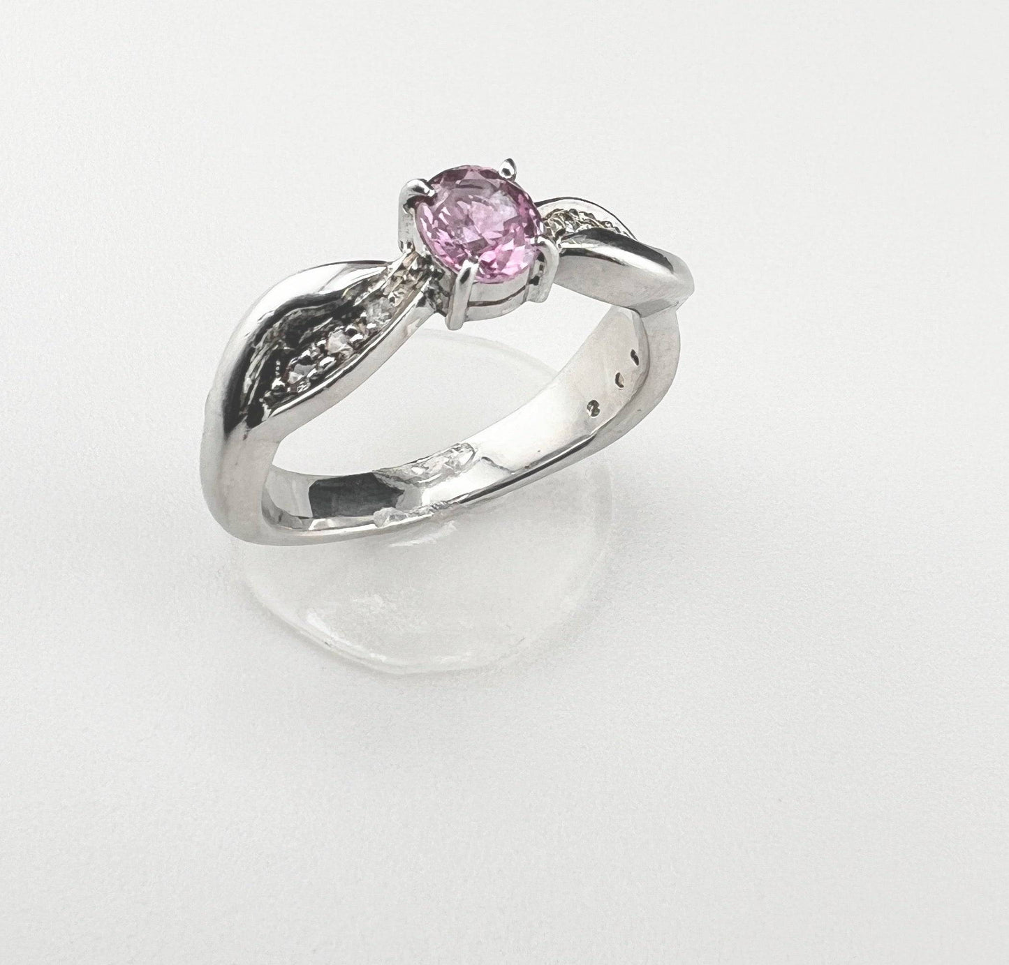 1ct Natural Oval Pink Sapphire Ring - Hanna Boya