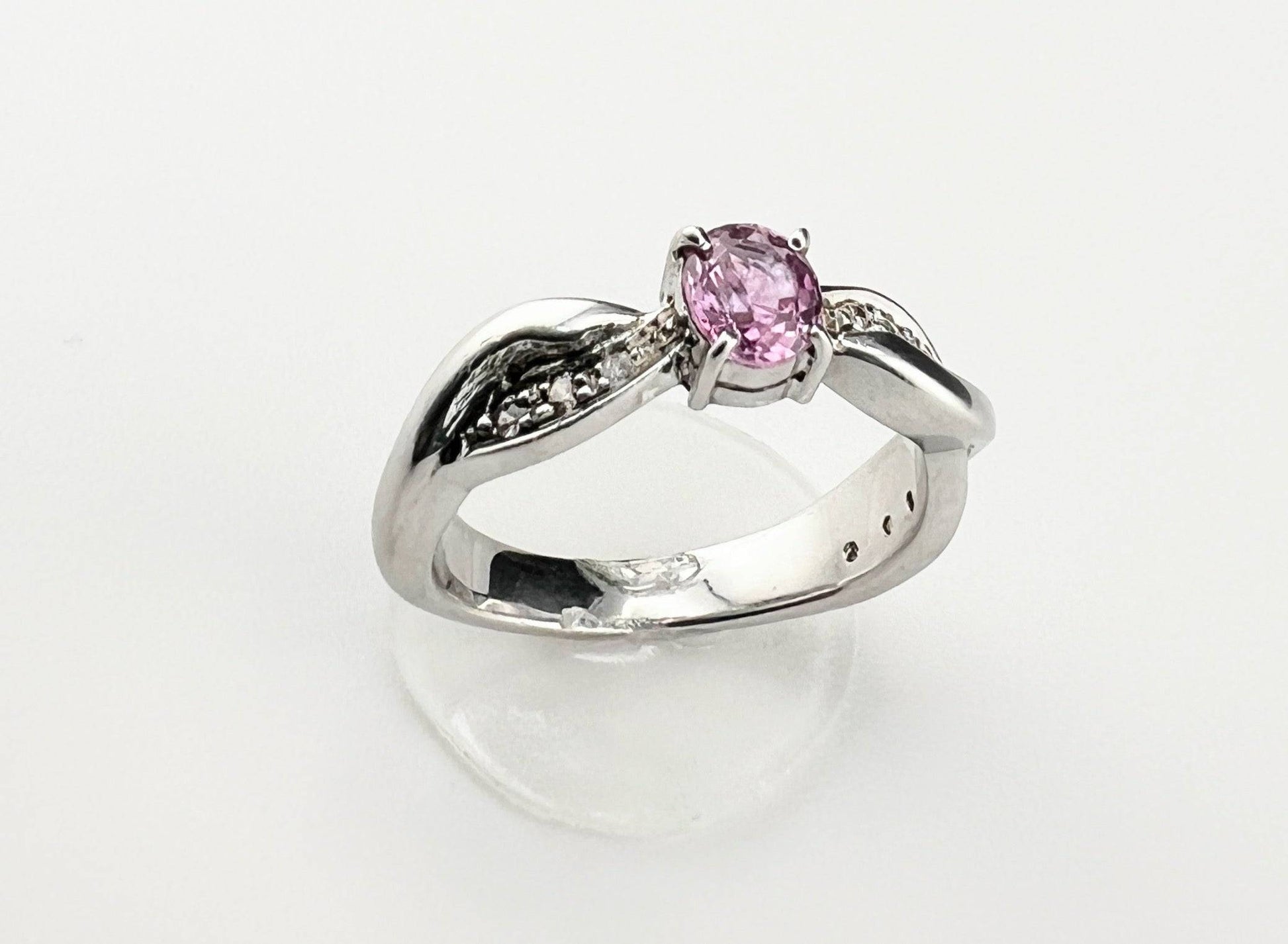 1ct Natural Oval Pink Sapphire Ring - Hanna Boya