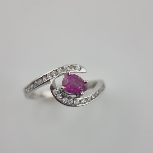 1.5ct Pear Cut Natural Pink Sapphire Ring - Hanna Boya