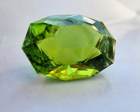 13.7ct Oval Mint Green Tourmaline Gemstone - Hanna Boya