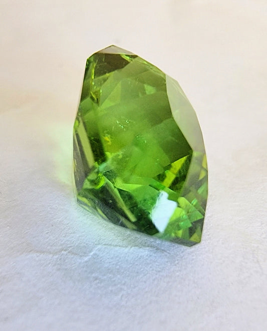 13.7ct Oval Mint Green Tourmaline Gemstone - Hanna Boya