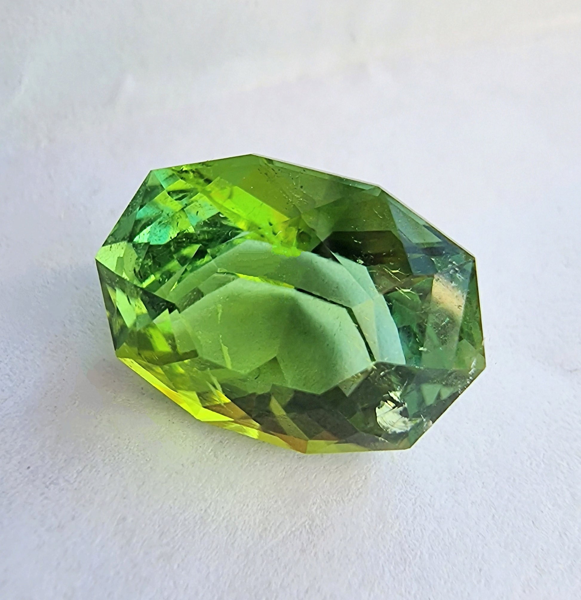 13.7ct Oval Mint Green Tourmaline Gemstone - Hanna Boya