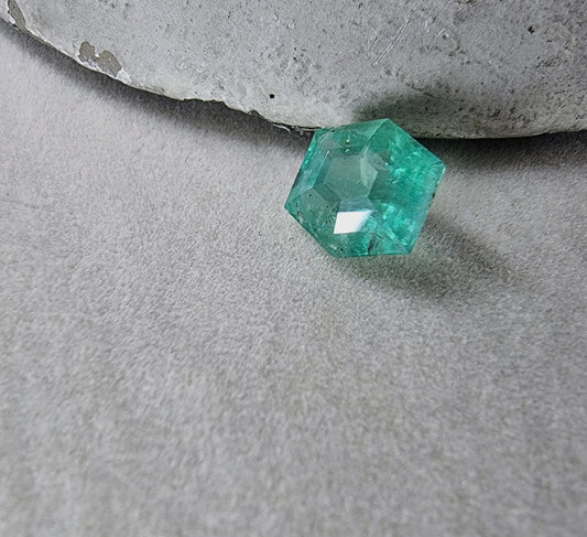 4.56ct Octagonal Natural Emerald Gemstone - Hanna Boya