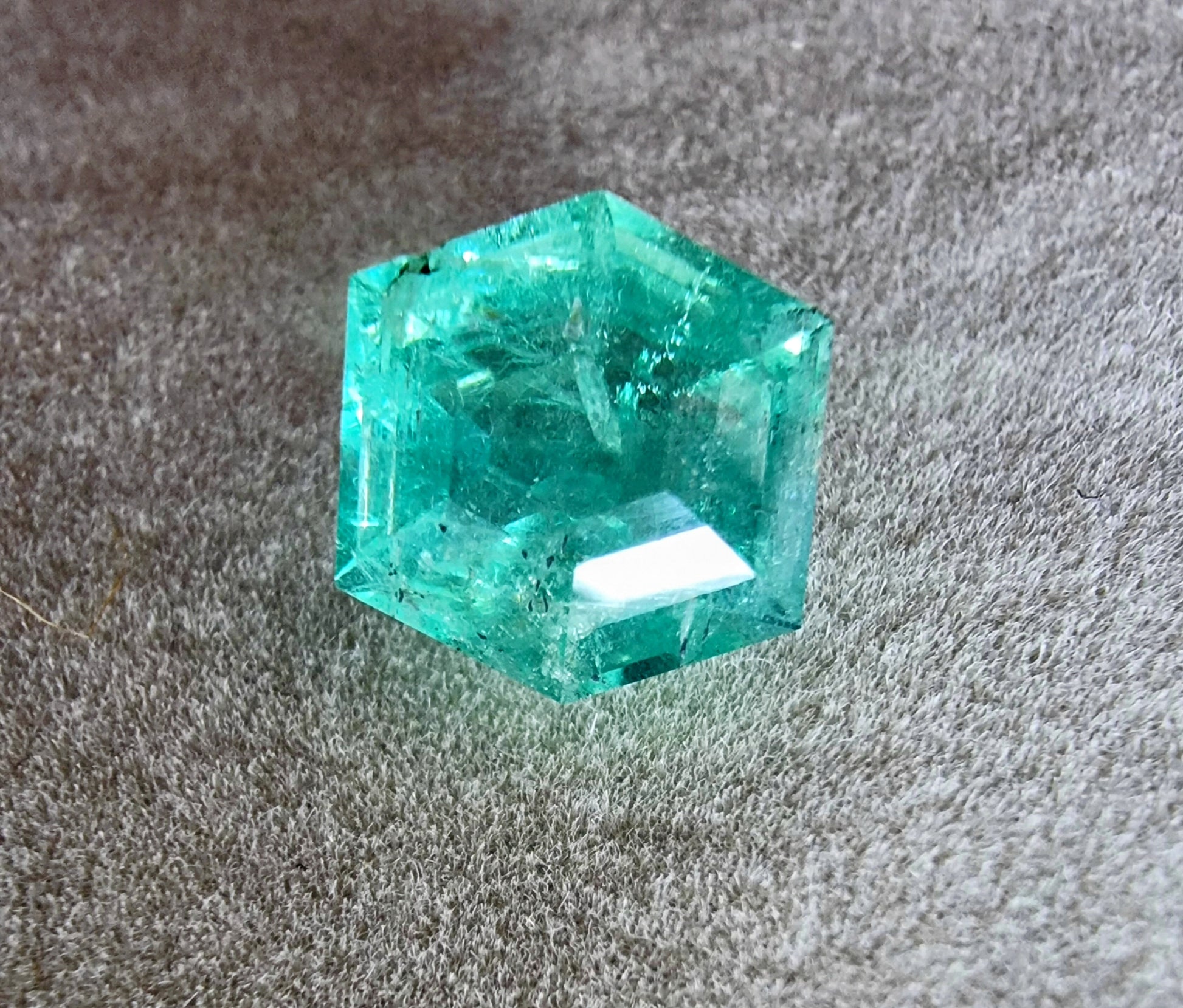4.56ct Octagonal Natural Emerald Gemstone - Hanna Boya