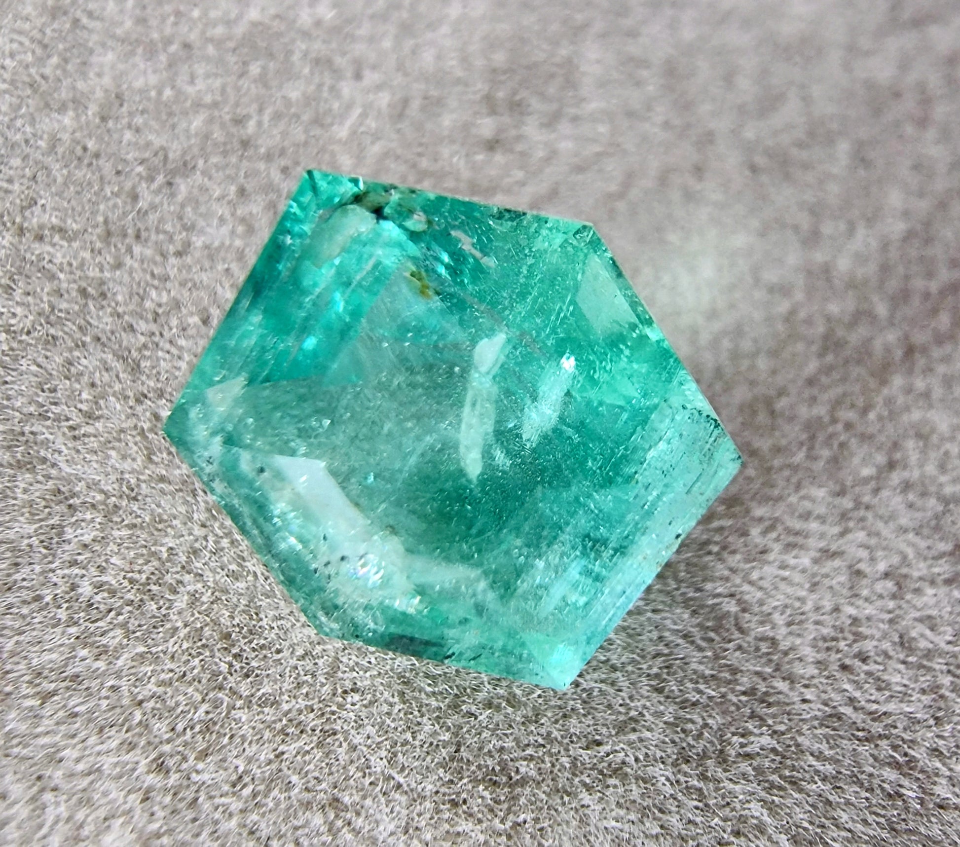 4.56ct Octagonal Natural Emerald Gemstone - Hanna Boya