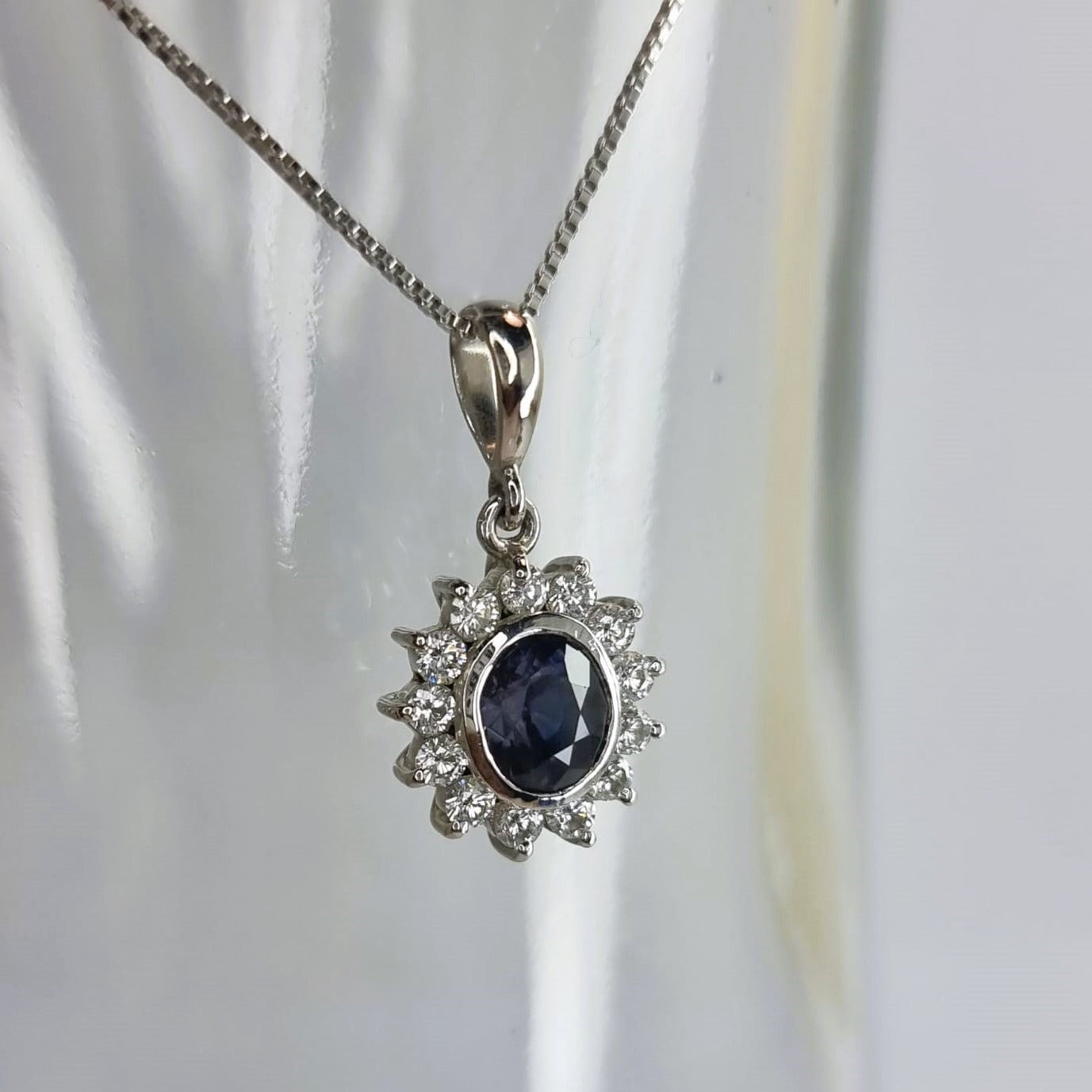 1.5ct Oval Natural Blue Sapphire Pendant - Hanna Boya
